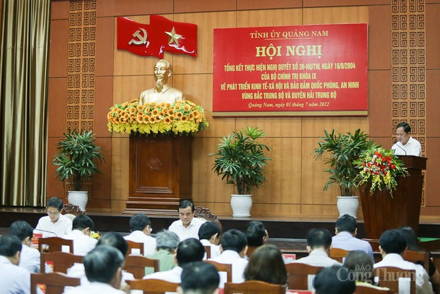 Trưởng Ban Kinh tế Trung ương: Quảng Nam hướng phát triển công nghiệp làm trọng tâm, kinh tế biển là trụ đỡ - Ảnh 1.