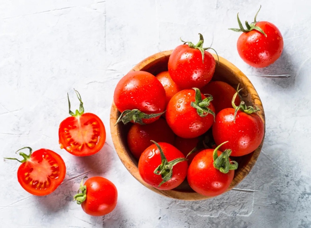 4 lợi ích khi ăn cà chua vào mùa hè, lợi ích số 4 khiến chị em càng sốt xình xịch - Ảnh 4.