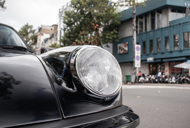 Dang Le Nguyen Vu 週末在越南駕駛獨特的保時捷 911 Carrera G 系列 - 照片 9。