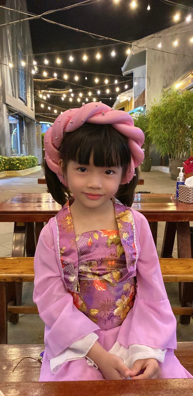 Bé gái 6 tuổi nói tiếng Anh như người bản xứ, xem phim nước ngoài không cần phụ đề: Mẹ tiết lộ sai lầm nhiều phụ huynh Việt mắc phải - Ảnh 13.