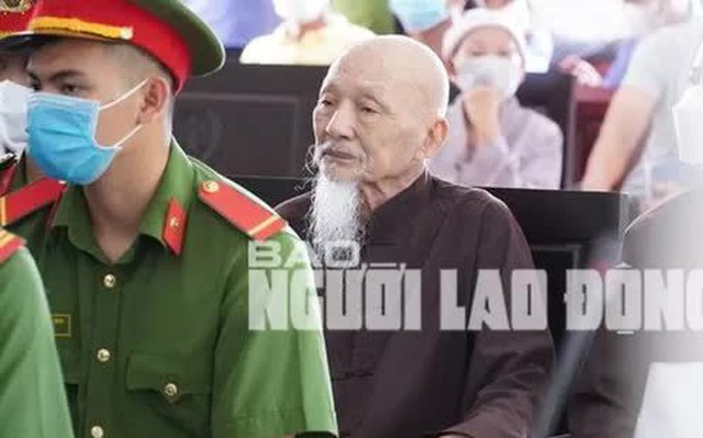 Xét xử vụ “Tịnh thất Bồng Lai”: Bị cáo 90 tuổi Lê Tùng Vân khai "chưa có vợ"
