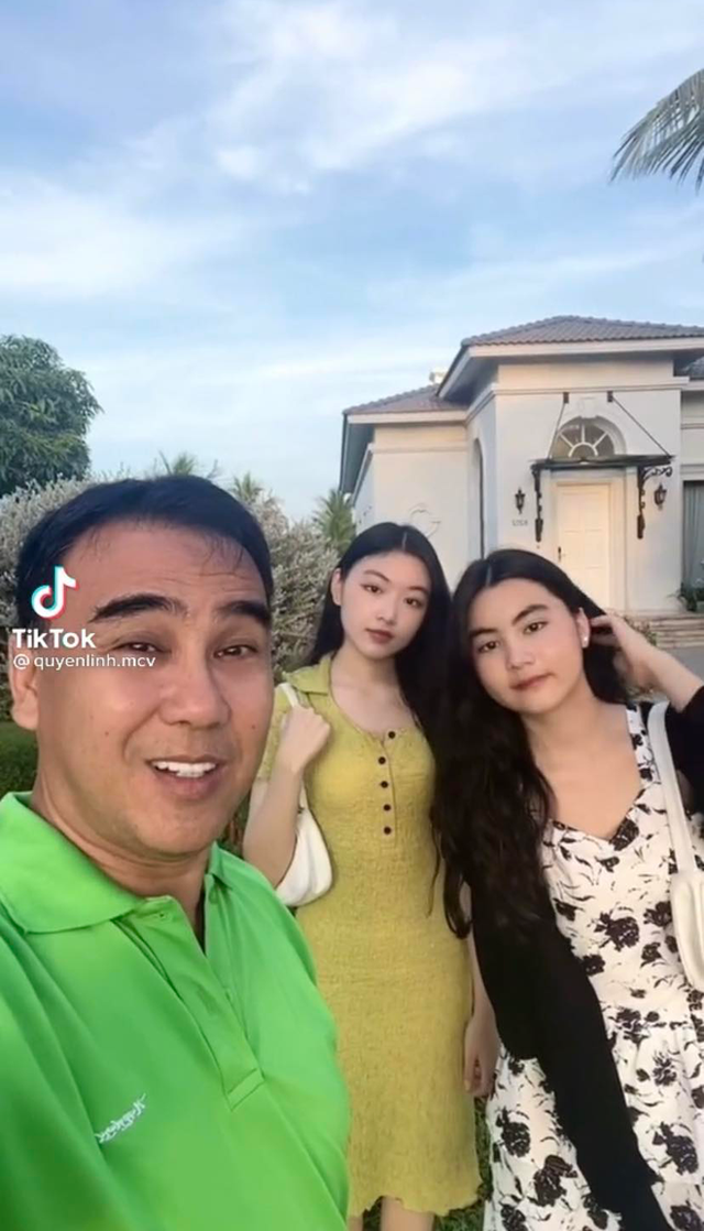 Hai con gái nhà Quyền Linh chiếm hết spotlight của bố nhờ ngoại hình đẹp như Hoa hậu - Ảnh 1.