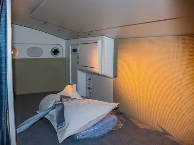 Bên trong phòng ngủ bí mật của phi công trên các chuyến bay dài: Thoải mái chẳng kém gì một số khoang hạng nhất! - Ảnh 3.