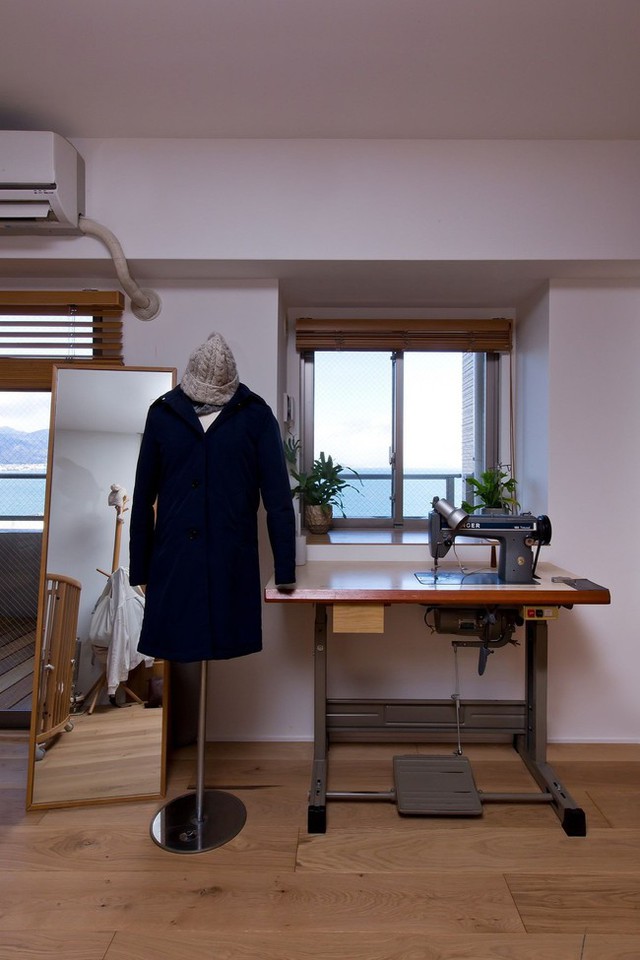 Căn hộ 85m² sử dụng nội thất toàn gỗ nhưng không hề nặng nề của gia đình 3 người ở Nhật Bản - Ảnh 11.
