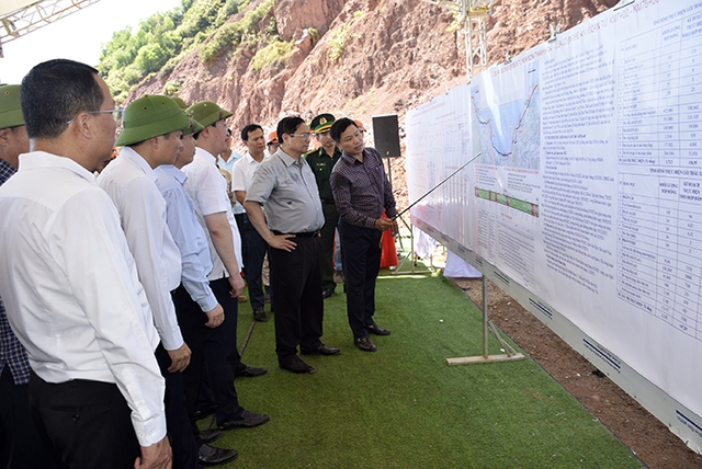 Thủ tướng Chính phủ: Thống nhất phương án đầu tư các dự án hạ tầng giao thông trọng điểm tỉnh Nghệ An - Ảnh 3.