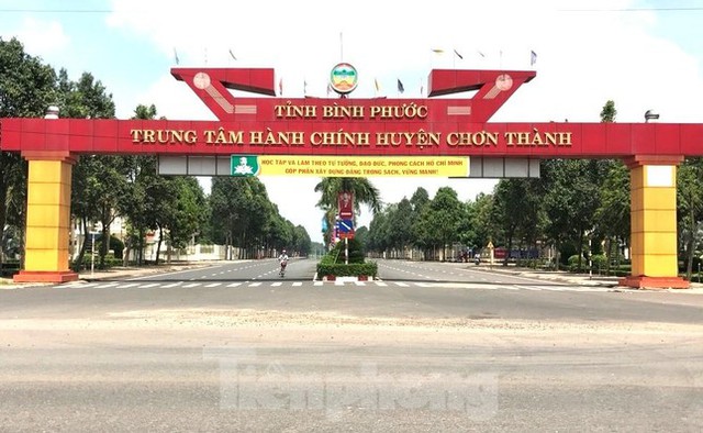Chủ tịch tỉnh Bình Phước chỉ đạo xử nghiêm tình trạng tự ý mở đường, phân lô - Ảnh 2.
