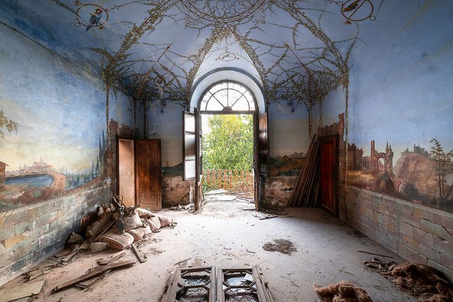 Nhiếp ảnh gia đi khắp nước Ý chụp những căn nhà bỏ hoang, kết quả thu được gây ngỡ ngàng - Ảnh 13.