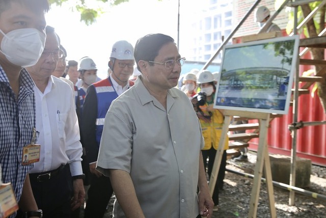 Chùm ảnh Thủ tướng Phạm Minh Chính thị sát tuyến metro số 1 - Ảnh 4.