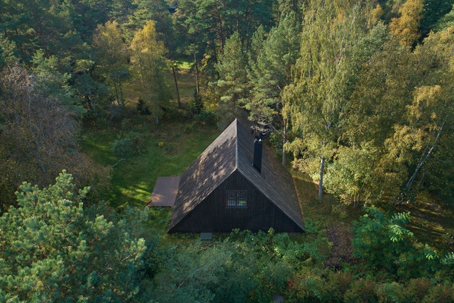 Cabin nghỉ dưỡng hình tam giác biệt lập giữa rừng thông - Ảnh 3.