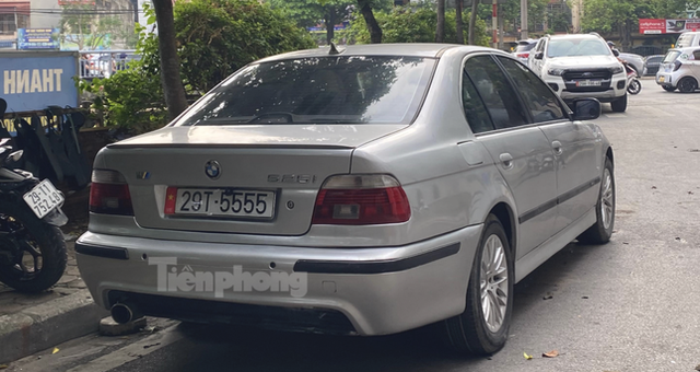 BMW 525i đời cổ biển tứ quý 5 tại Hà Nội - Ảnh 2.