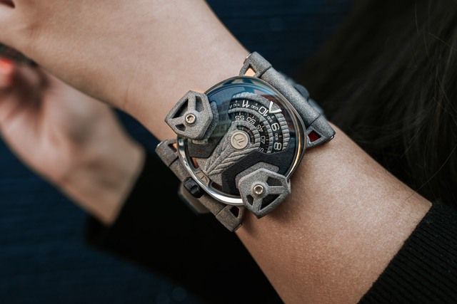 Doanh nhân Minh Nhựa diện mẫu đồng hồ cực lạ: Không phải Richard Mille hay Hublot nhưng vẫn khiến nhiều người mê mệt - Ảnh 3.