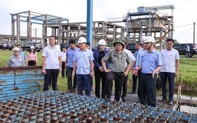 Thủ tướng Phạm Minh Chính trực tiếp khảo sát dự án mở rộng giai đoạn 2 Nhà máy Gang thép Thái Nguyên (ảnh Nhật Bắc)