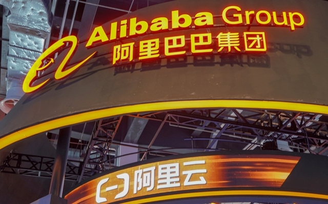 Alibaba và các công ty công nghệ khổng lồ khác của Trung Quốc như Tencent, Baidu, và chủ sở hữu TikTok ByteDance đã phải chịu sự giám sát chặt chẽ hơn về quy định từ chính phủ Trung Quốc trong năm qua