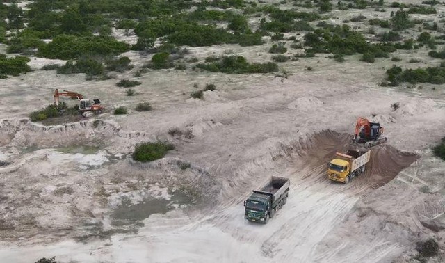  Bộ Công an vào cuộc vụ khai thác đất cát trái phép tại KCN Phước Nam - Ninh Thuận  - Ảnh 1.