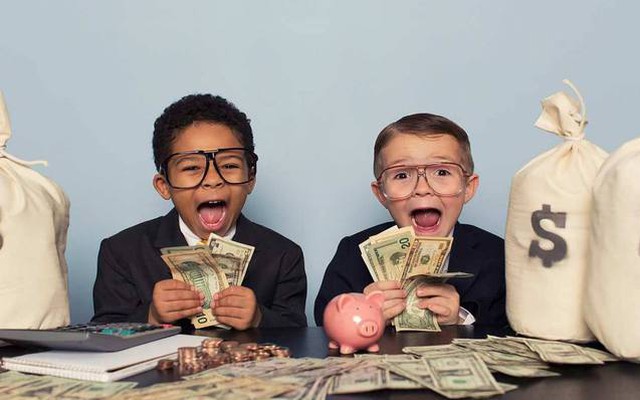Các triệu phú tự thân dạy con cái bài học về tiền bạc rất khác “người thường”: Thật sự, cơ hội kiếm tiền có ở khắp mọi nơi!
