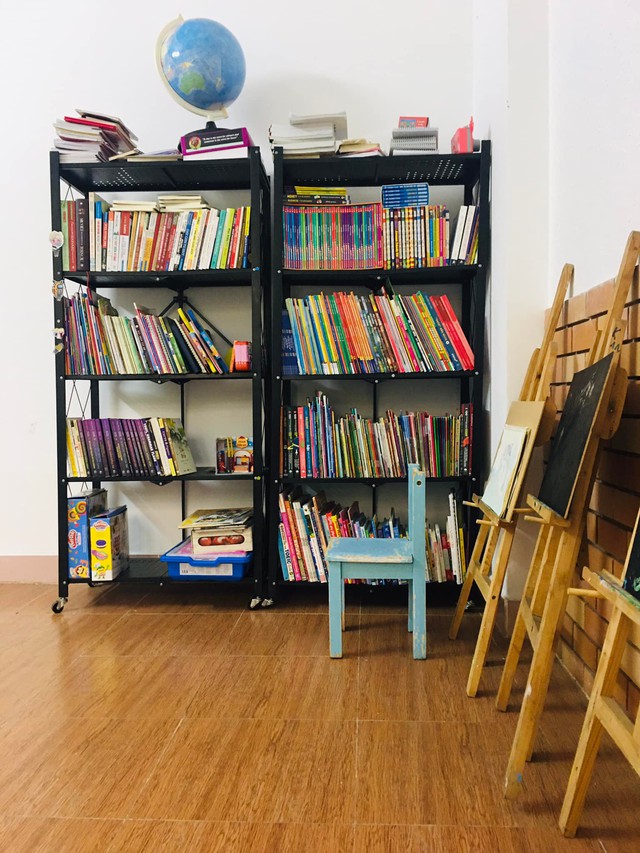 Bà mẹ ở TP.HCM nhận bão like vì mở phòng đọc miễn phí cho trẻ em: Bật mí bí quyết giúp con mê sách từ năm 2 tuổi - Ảnh 1.