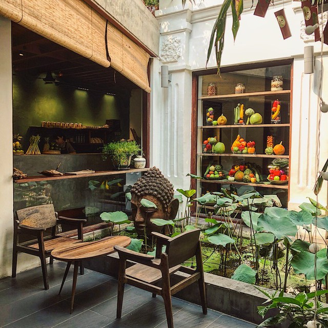 4 nhà hàng chay tại TP.HCM kết hợp hài hoà giữa không gian sang chảnh và thiên nhiên để thực khách có bữa ăn xanh trọn vẹn - Ảnh 4.