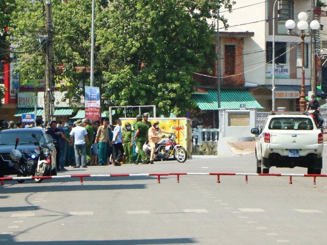  Phó Giám đốc Công an nói về giây phút đấu trí khiến kẻ cướp tiệm vàng buông súng, đầu hàng - Ảnh 1.