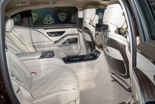 Ngồi thử Mercedes-Maybach S 680 giá 16 tỷ đồng tại Việt Nam: Đóng mở cửa như Rolls-Royce, ghế ông chủ có thể biến thành giường - Ảnh 14.