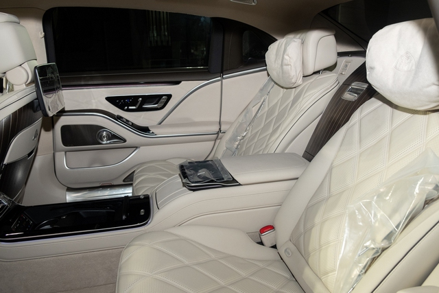 Ngồi thử Mercedes-Maybach S 680 giá 16 tỷ đồng tại Việt Nam: Đóng mở cửa như Rolls-Royce, ghế ông chủ có thể biến thành giường - Ảnh 16.