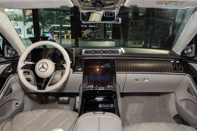 Ngồi thử Mercedes-Maybach S 680 giá 16 tỷ đồng tại Việt Nam: Đóng mở cửa như Rolls-Royce, ghế ông chủ có thể biến thành giường - Ảnh 22.