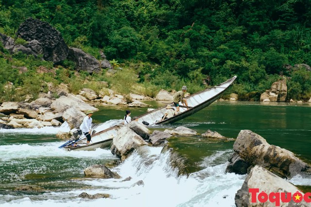Thót tim vượt thác Tam Lu: Tour du lịch dành cho người ưa mạo hiểm - Ảnh 4.