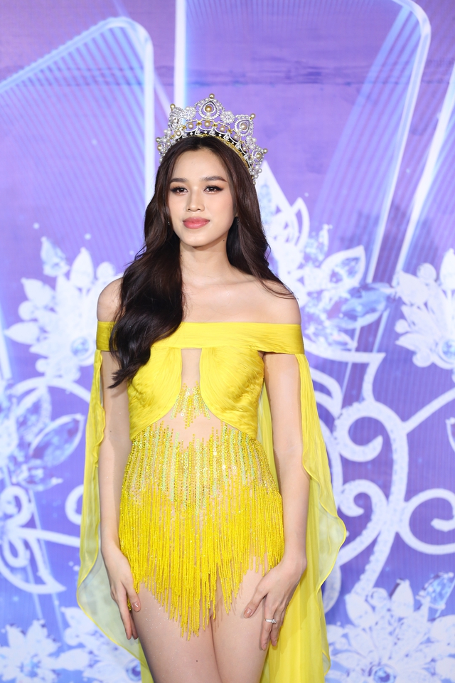 Thảm đỏ Chung kết Hoa hậu Thế giới Việt Nam 2022: Thùy Tiên khoe nhan sắc đẹp nổi bật bên cạnh dàn Hoa hậu, Á hậu - Ảnh 6.