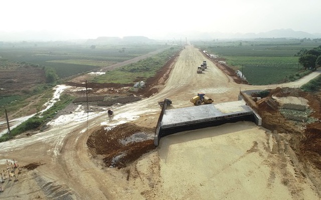 Dự án đường cao tốc Bắc - Nam qua địa phận Ninh Bình - Thanh Hóa là công trình trọng điểm - Ảnh: NGUYỄN ĐÌNH