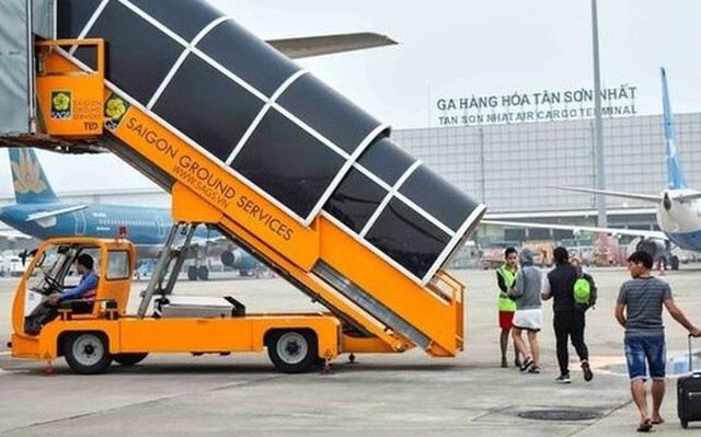 "Ông lớn" dịch vụ sân bay bị phạt 500 triệu, thu hồi 2 tỷ đồng