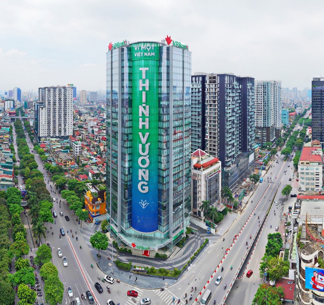 VPBank lập kỷ lục với biển quảng cáo tòa nhà in tên 10.000 CBNV - Ảnh 1.