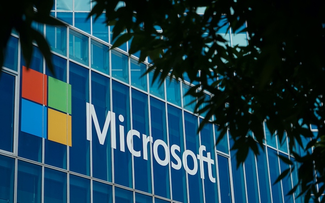 Cảnh báo về 8 lỗ hổng bảo mật của Microsoft. Ảnh: arstechnica.com