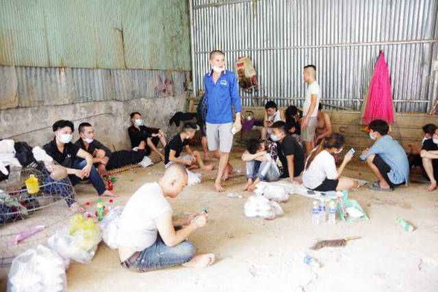 NÓNG: Hàng chục người cùng bơi sông trốn khỏi casino ở Campuchia - Ảnh 2.