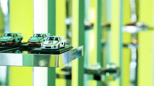 Nhân viên Porsche sưu tầm gần 1.000 mô hình xe, được thăng chức giám đốc - Ảnh 11.