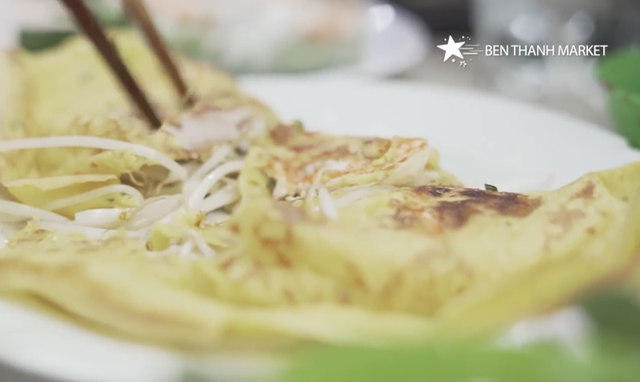 Loạt biểu cảm đổ đứ đừ của khách nước ngoài khi thử món Việt Nam: Người thích đến nhún nhảy, người phải xin thêm để ăn - Ảnh 18.