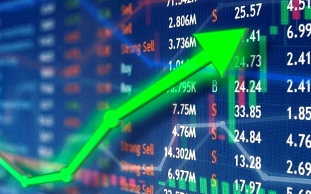 VN-Index vượt mốc 1.240 điểm với thanh khoản cải thiện, khối ngoại tiếp tục mua ròng 374 tỷ đồng toàn thị trường