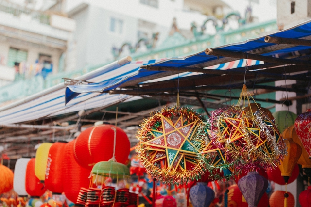 Photo: The largest lantern street in Ho Chi Minh City brilliantly welcomes people on the occasion of the Mid-Autumn Festival - Photo 17.