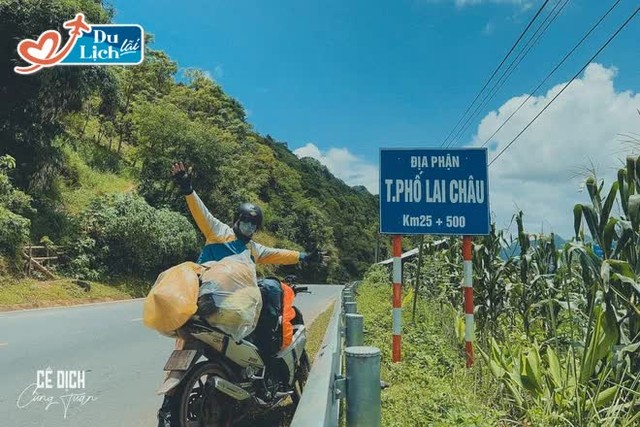 The guy who carried 3 Ao Dai for 8000km: Our Vietnamese Ao Dai is very beautiful!  - Picture 12.