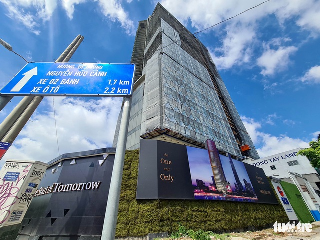 Tòa nhà chọc trời ‘làm xấu bộ mặt TP.HCM hơn 10 năm có chủ mới, đổi tên thành IFC One Saigon - Ảnh 7.