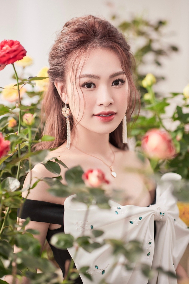 Người đẹp lọt top 10 Hoa hậu có học vấn khủng khiến Việt Anh từng công khai thán phục: Cuộc sống hiện tại bất ngờ - Ảnh 1.