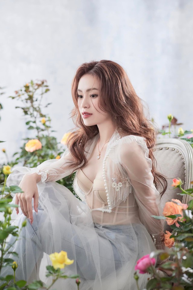 Người đẹp lọt top 10 Hoa hậu có học vấn khủng khiến Việt Anh từng công khai thán phục: Cuộc sống hiện tại bất ngờ - Ảnh 2.