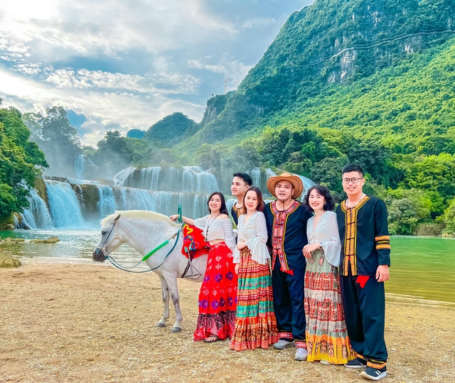 Cao Bang in the cloudy season is lovely to look at, deserves a trip to experience the masterpiece of the Northeast - Photo 13.