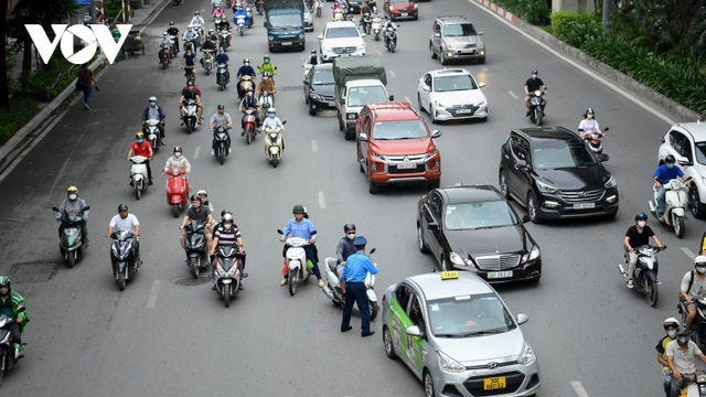 Giao thông trên đường Nguyễn Trãi hỗn loạn vào giờ cao điểm - Ảnh 21.