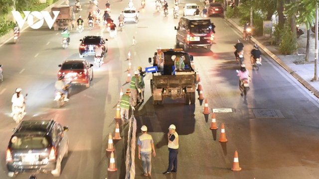 Giao thông trên đường Nguyễn Trãi hỗn loạn vào giờ cao điểm - Ảnh 23.
