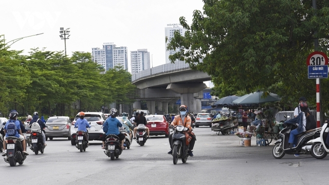 Giao thông trên đường Nguyễn Trãi hỗn loạn vào giờ cao điểm - Ảnh 27.