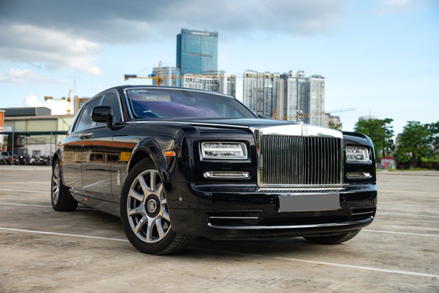 ‘Bóng ma Anh quốc’ Rolls-Royce Phantom 7 năm tuổi vẫn có giá ngang Mercedes-Maybach S 680 mới - Ảnh 1.