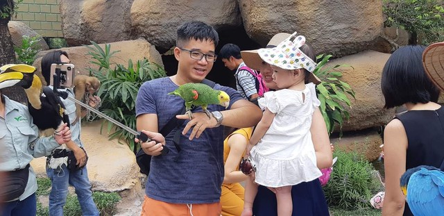 Những vườn thú giúp trẻ nhỏ được trải nghiệm tiếp xúc động vật ở cự ly gần - Ảnh 12.