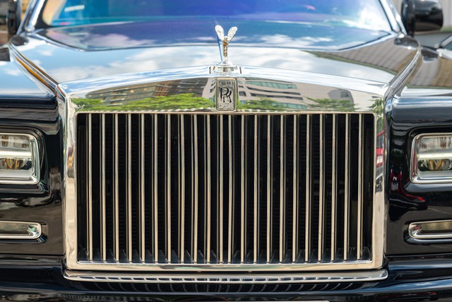 ‘Bóng ma Anh quốc’ Rolls-Royce Phantom 7 năm tuổi vẫn có giá ngang Mercedes-Maybach S 680 mới - Ảnh 6.
