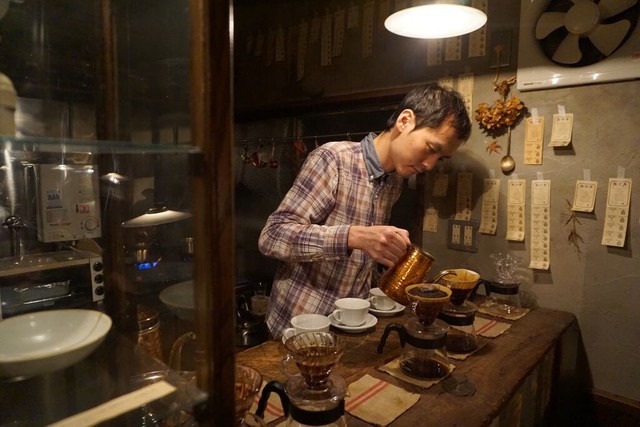 Quán cà phê gần 100 năm tuổi đời tại Nhật và ký ức về những ngày huy hoàng của nét văn hóa kissaten - Ảnh 3.