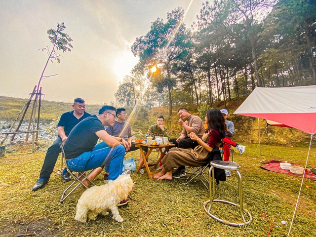 與家人一起征服 Ham Lon 和 Soc Son 山脈，享受完美的野餐 - 照片 4。