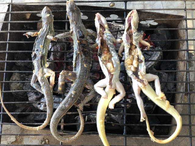 Grilled thunderstorm - An unforgettable specialty that holds many diners in the white sand region - Photo 5.